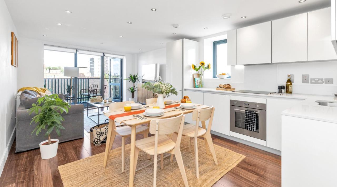 Modern Luxe Apt Just 10 Mins From Tower Bridge! Easy Access To Tube And Bus London Exterior photo