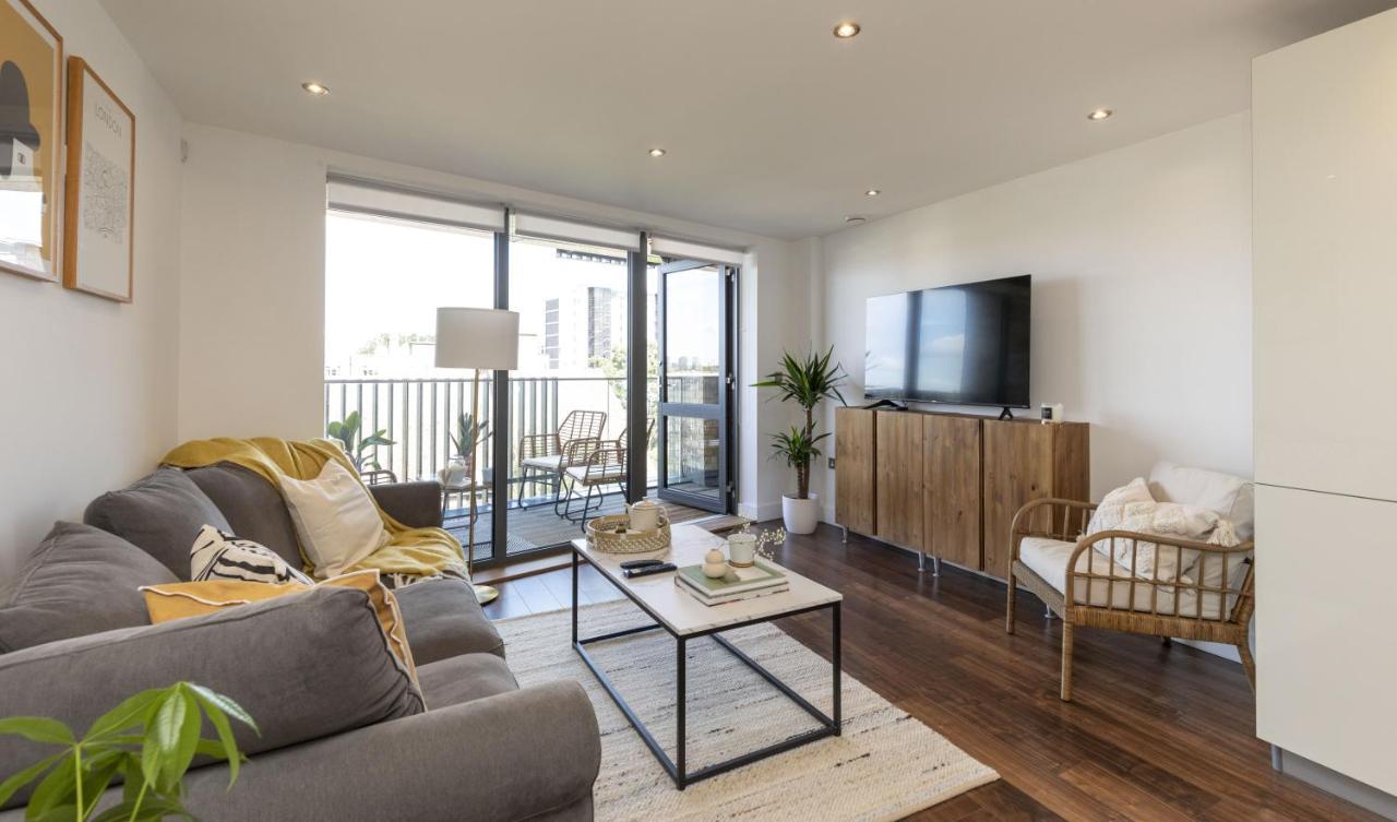 Modern Luxe Apt Just 10 Mins From Tower Bridge! Easy Access To Tube And Bus London Exterior photo