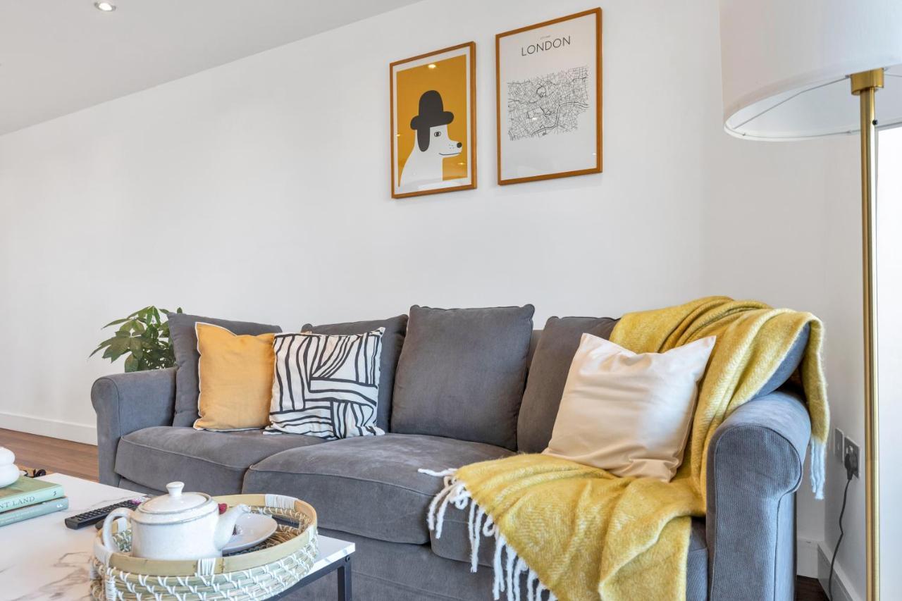 Modern Luxe Apt Just 10 Mins From Tower Bridge! Easy Access To Tube And Bus London Exterior photo